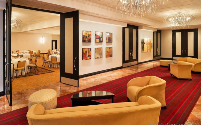 Sheraton Bloomington Hotel
