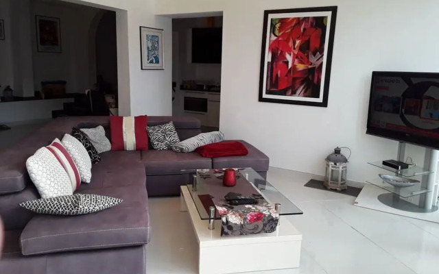 Villa Amelie Comfortable Holiday Residence