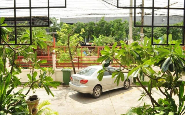 Avana Express Resort