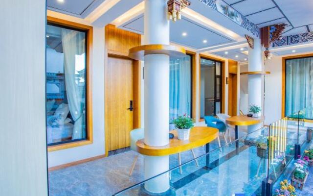 Dali's Early Dust Style · Life Aesthetic Designer