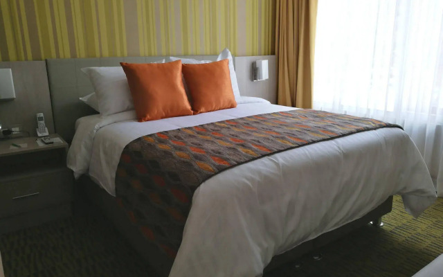 Hotel Plaza Suites