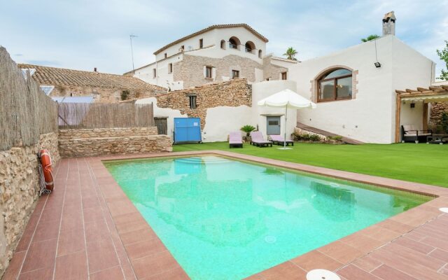 Grand Mansion in La Bisbal del Penedès With Sauna