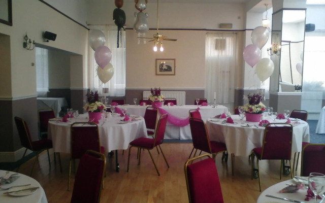 County Hotel