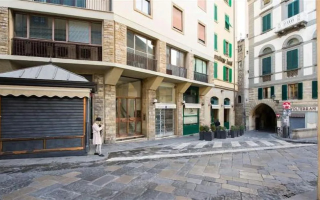 Ponte Vecchio Exclusive Flat