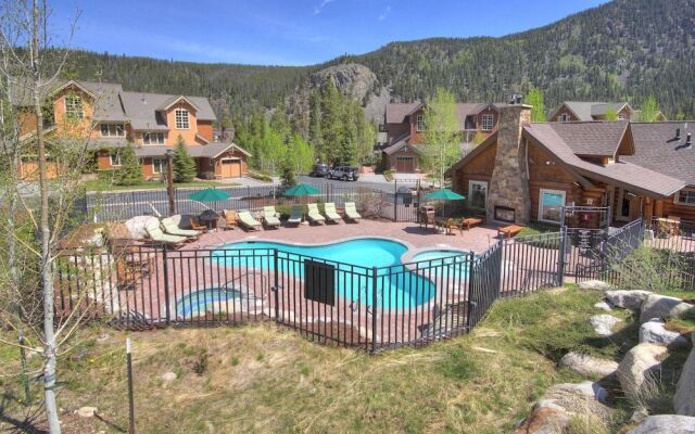 6506 Settlers Creek Townhomes by RedAwning