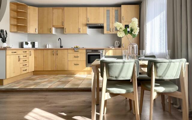 Trinidad.Place (Тринидад.Плэйс) на улице Максима Горького