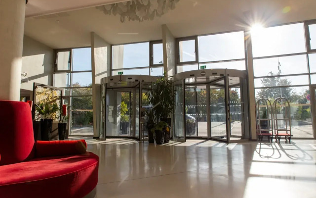 Clarion Paris CDG Airport Hotel