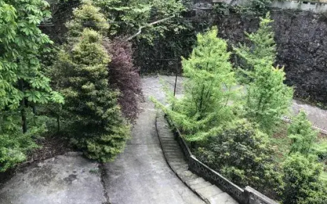 Dujiangyan June Rain Homestay