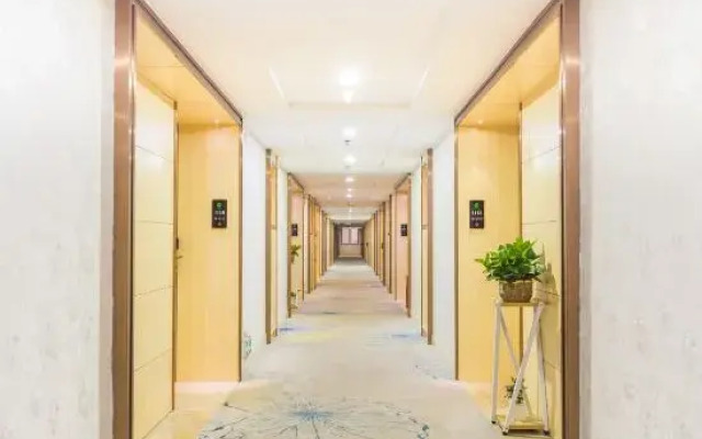 Qiantu Business Hotel(San Shui Guang Chang Dian)