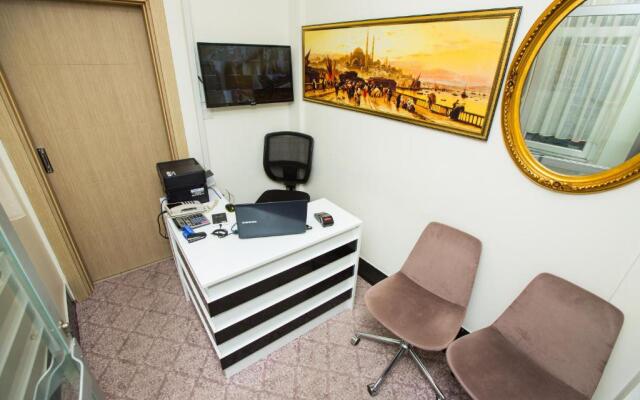 Honey Hotel