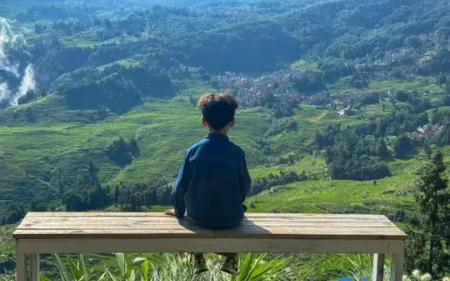Yuanyang Huaweiwo No.2 Inn (Duoyishu Terraced Field Sunrise Inn)