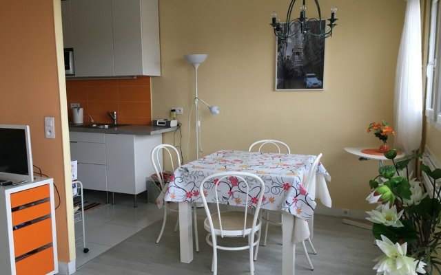 Sunny And Spacious Appartment, 44 Sqm, Great View, Wifi, Tv,