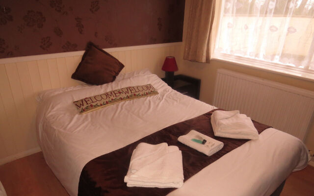 Sandown Manor