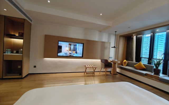 Qianhai Service Apartment