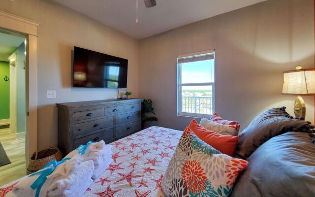 Laketown Wharf By Blueswell