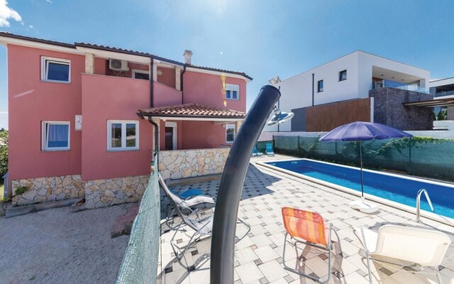 Stunning Home in Banjole With Wifi and 5 Bedrooms