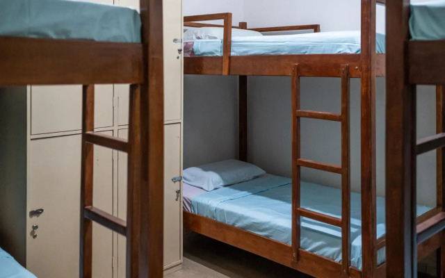 Step In Lodge - Hostel