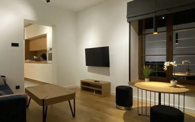 Main Square Apartments - LoftAffair