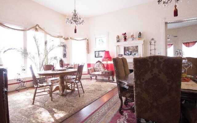 Munzesheimer Manor B&B