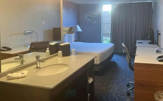 Best Western Market Center