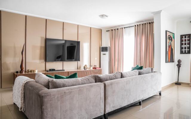 Urban Pumpkin 3-bedroom Apartment, Ikoyi