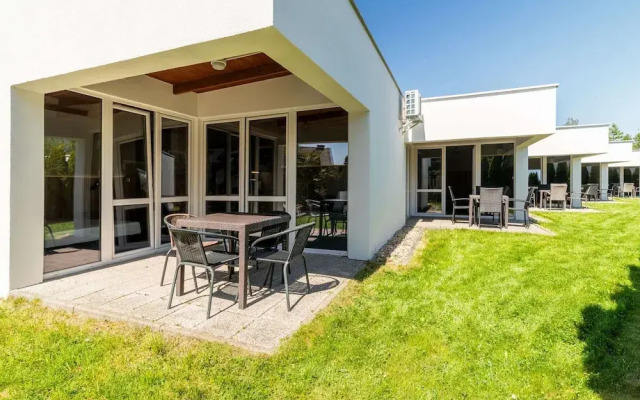 Holiday Homes With Pool, Close to the Beach