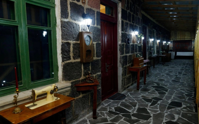 Onoyi Tun Guest House