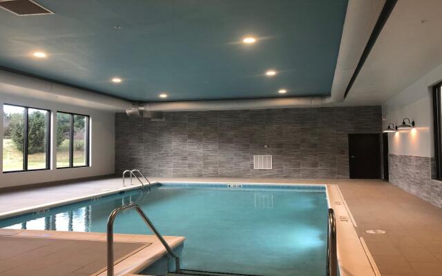 Holiday Inn Roanoke Airport – Conference CTR by IHG