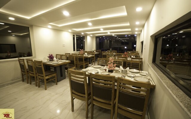 Royal Rosette Lake View Boutique Hotel