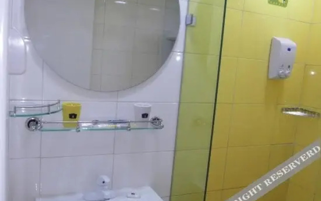 Home Inn (Jiayuguan Yingbin East Road, Datang Food Street)