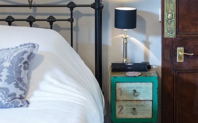 Oaklands Guest House