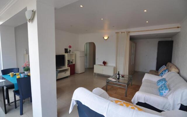 RNET - Rhc - 2101 - Rosas Holiday Center