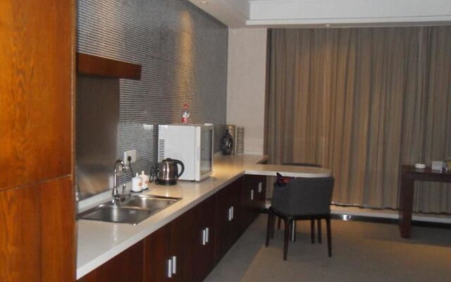 Yancheng Youth Club and Reading Hotel