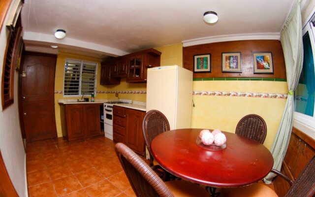 Apartamentos Hostal Cayuco Boramar