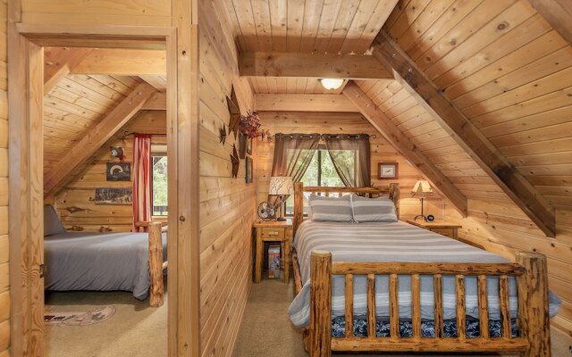 Thyme Out 2 Bedroom Home by NW Comfy Cabins by RedAwning