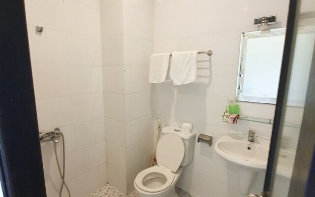 OYO 1054 Rong Vang Hotel