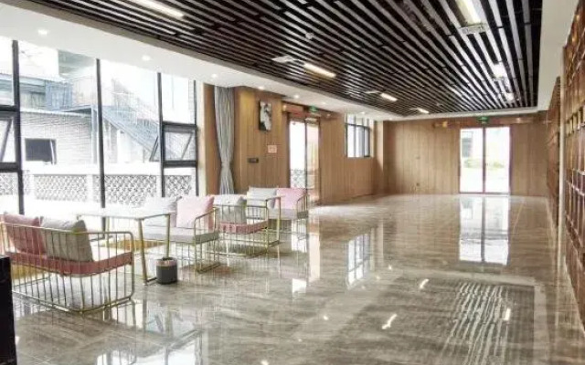 Huamei Elegant Hotel (Huashan Scenic Area Tourist Center)
