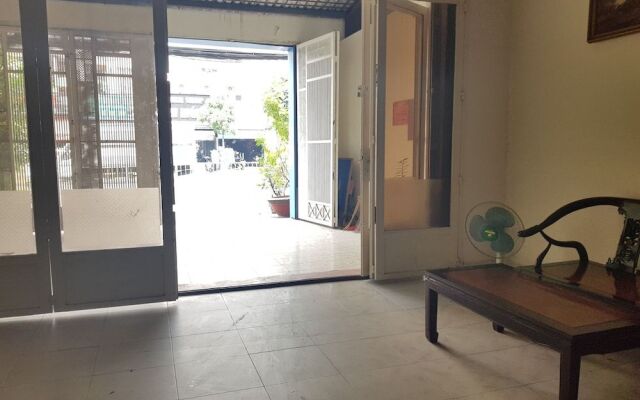 Oyo 682 Long Son Hotel