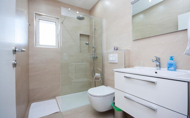 Awesome Home in Dubrava With Wifi and 4 Bedrooms