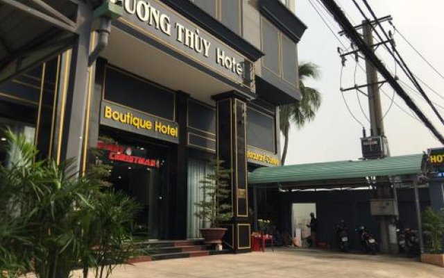 RedDoorz Phuong Thuy Hotel Thu Duc near QL13