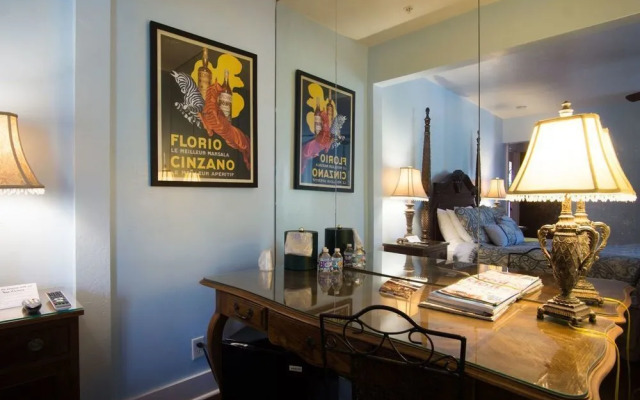 Palm Beach Hibiscus Bed & Breakfast