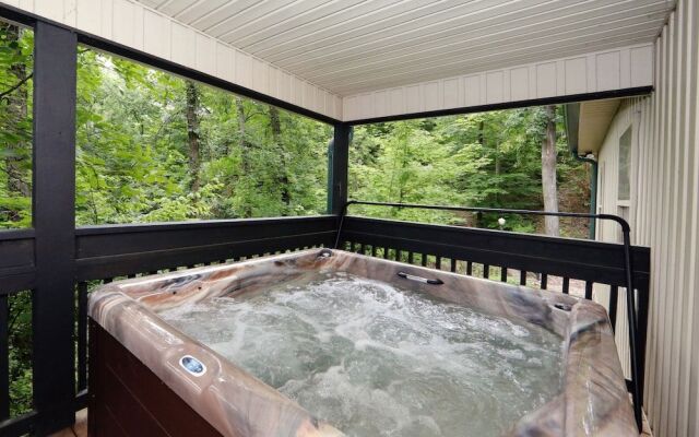 Cedar Falls 8 - Three Bedroom Chalet