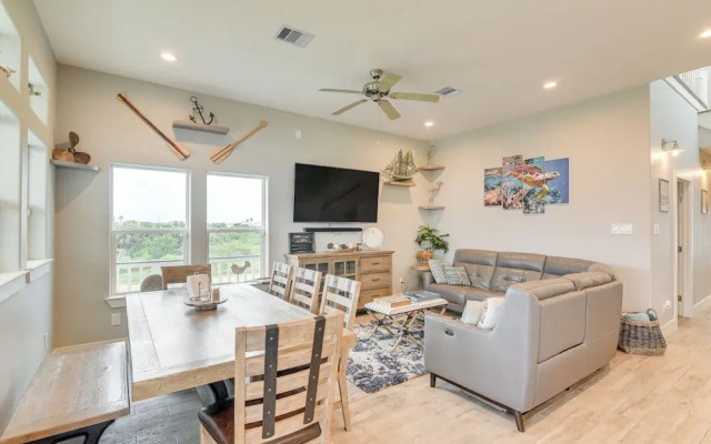 Canal-front Home, Walk to Sea Isle Beach!