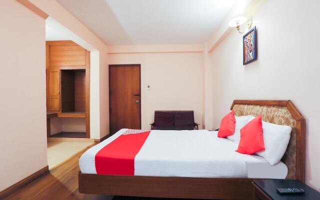 OYO 48910 Hotel Blue Bird