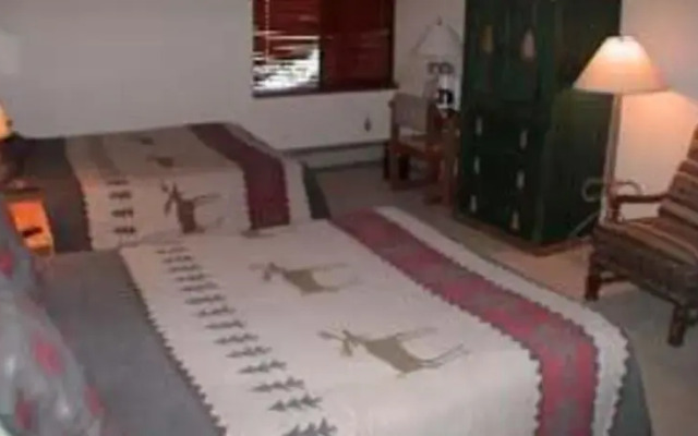 Village Square Hotel Room - VSRDH2
