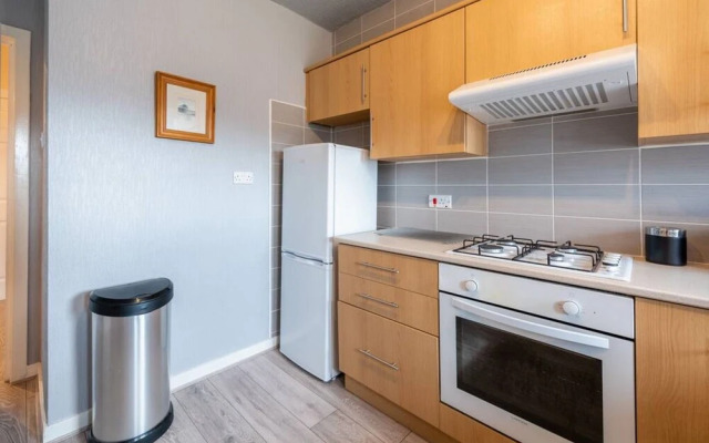 Roseangle - Spacious Family Apartment With South Facing Garden