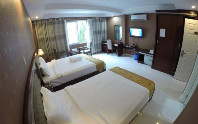 One World Hotel