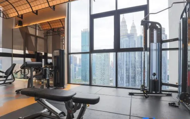 VigourGT@Scarletz Suites KLCC｜Skyline Infinity Pool｜5 mins to Twin Tower – Sports – Kuala Lumpur
