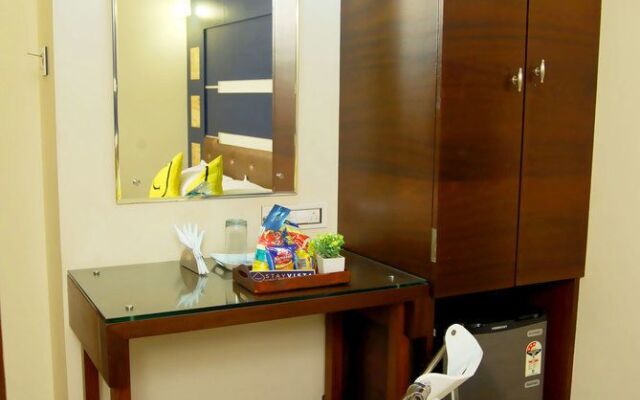 Stay Vista Rooms near Marine Drive