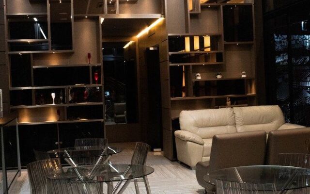 Ultra Luxury 2 Bed Loft in Lleras